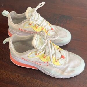 Nike Air 270 React